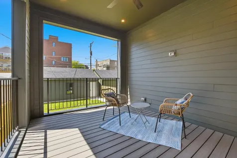 4442 North Greenview Avenue Chicago IL 60640