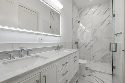 4442 North Greenview Avenue Chicago IL 60640