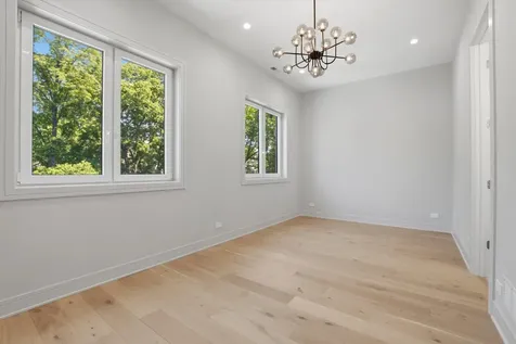4442 North Greenview Avenue Chicago IL 60640