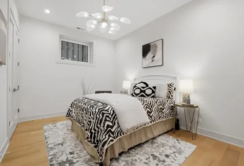 4442 North Greenview Avenue Chicago IL 60640