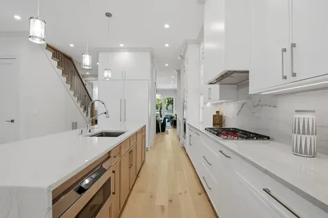 4442 North Greenview Avenue Chicago IL 60640