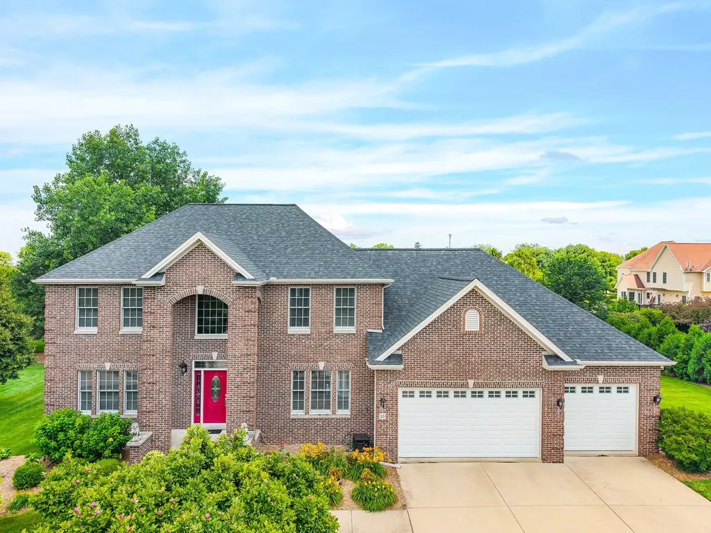 10 Cloverhill Circle Bloomington IL 61705