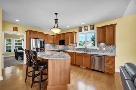 10 Cloverhill Circle Bloomington IL 61705