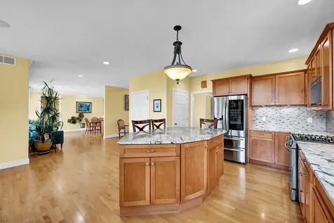 10 Cloverhill Circle Bloomington IL 61705