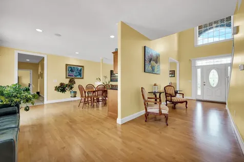 10 Cloverhill Circle Bloomington IL 61705