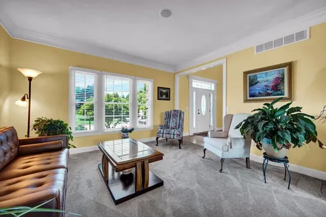 10 Cloverhill Circle Bloomington IL 61705