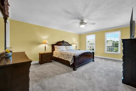 10 Cloverhill Circle Bloomington IL 61705