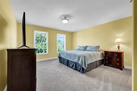 10 Cloverhill Circle Bloomington IL 61705