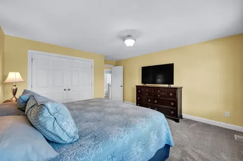 10 Cloverhill Circle Bloomington IL 61705