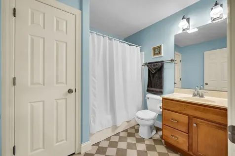 10 Cloverhill Circle Bloomington IL 61705