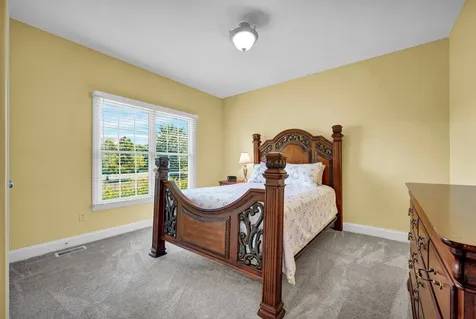 10 Cloverhill Circle Bloomington IL 61705