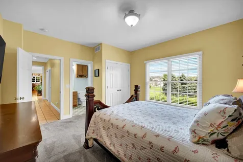 10 Cloverhill Circle Bloomington IL 61705