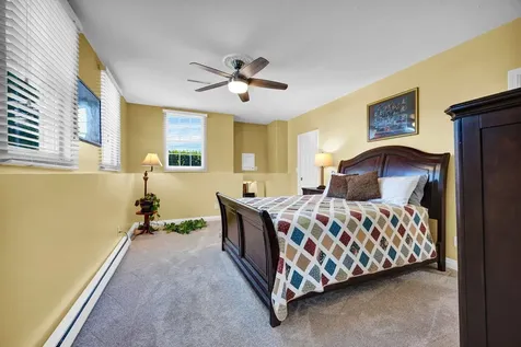 10 Cloverhill Circle Bloomington IL 61705