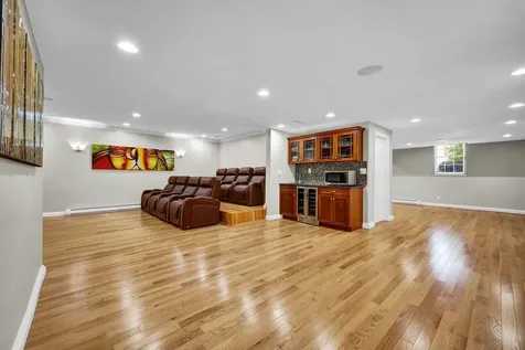 10 Cloverhill Circle Bloomington IL 61705