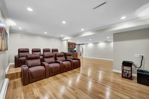 10 Cloverhill Circle Bloomington IL 61705