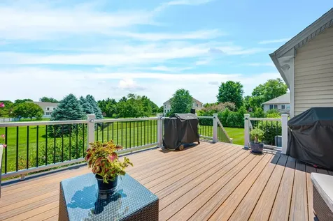 10 Cloverhill Circle Bloomington IL 61705