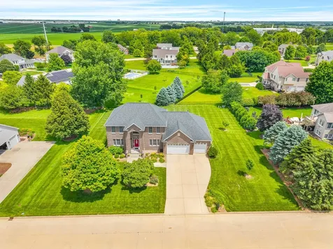 10 Cloverhill Circle Bloomington IL 61705