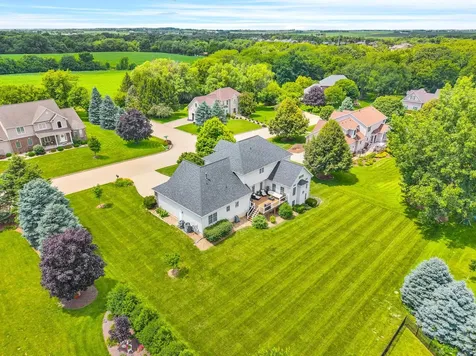 10 Cloverhill Circle Bloomington IL 61705