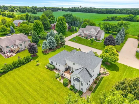 10 Cloverhill Circle Bloomington IL 61705