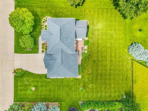 10 Cloverhill Circle Bloomington IL 61705