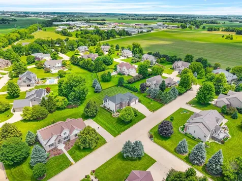 10 Cloverhill Circle Bloomington IL 61705