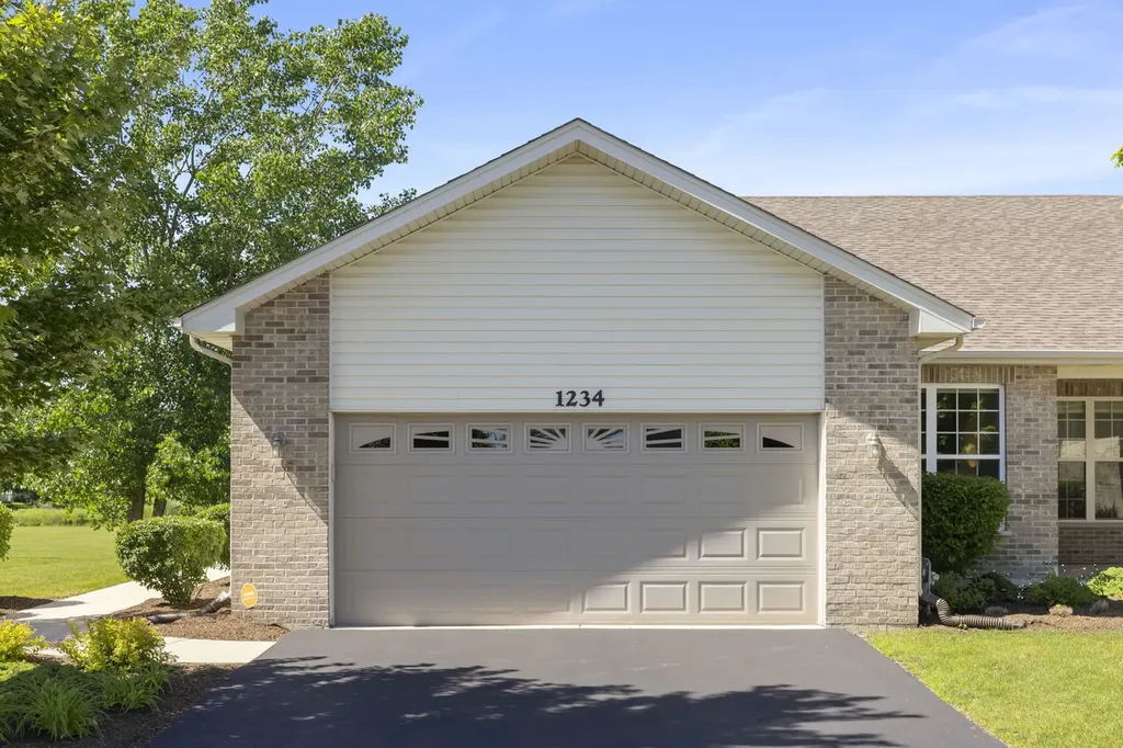 1234 Borego Circle Bolingbrook IL 60490