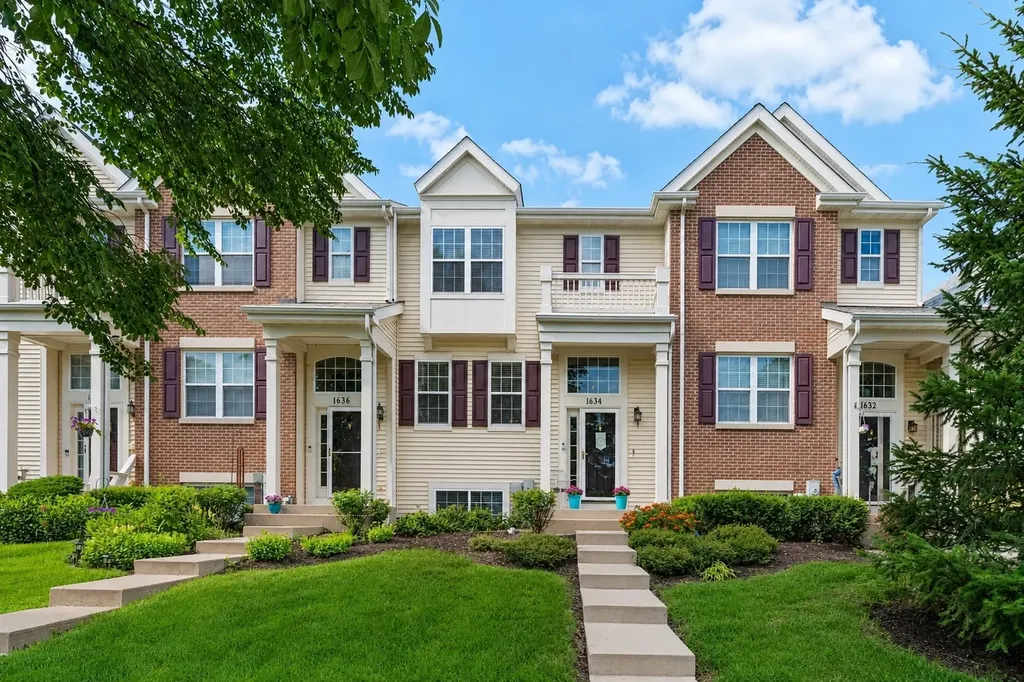 1634 Windward Drive Pingree Grove IL 60140