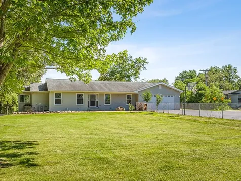 235 South West Street Byron IL 61010