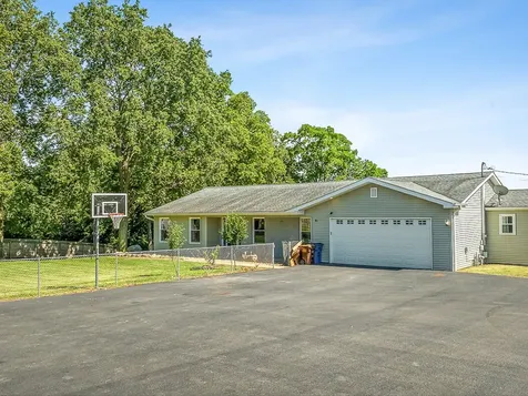 235 South West Street Byron IL 61010