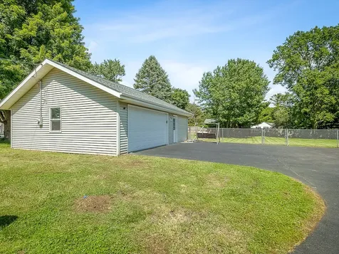 235 South West Street Byron IL 61010