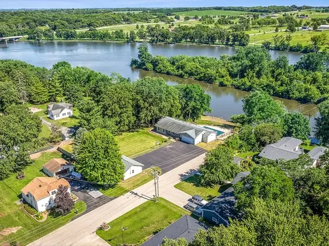 235 South West Street Byron IL 61010