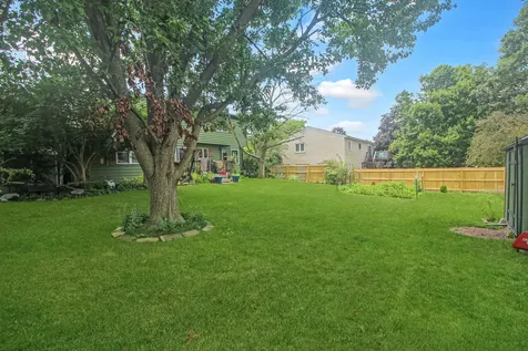 103 Buttercup Way Bloomington IL 61704