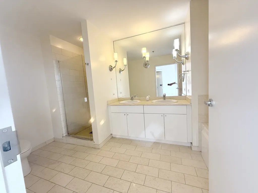 510 West Erie Street Chicago IL 60654