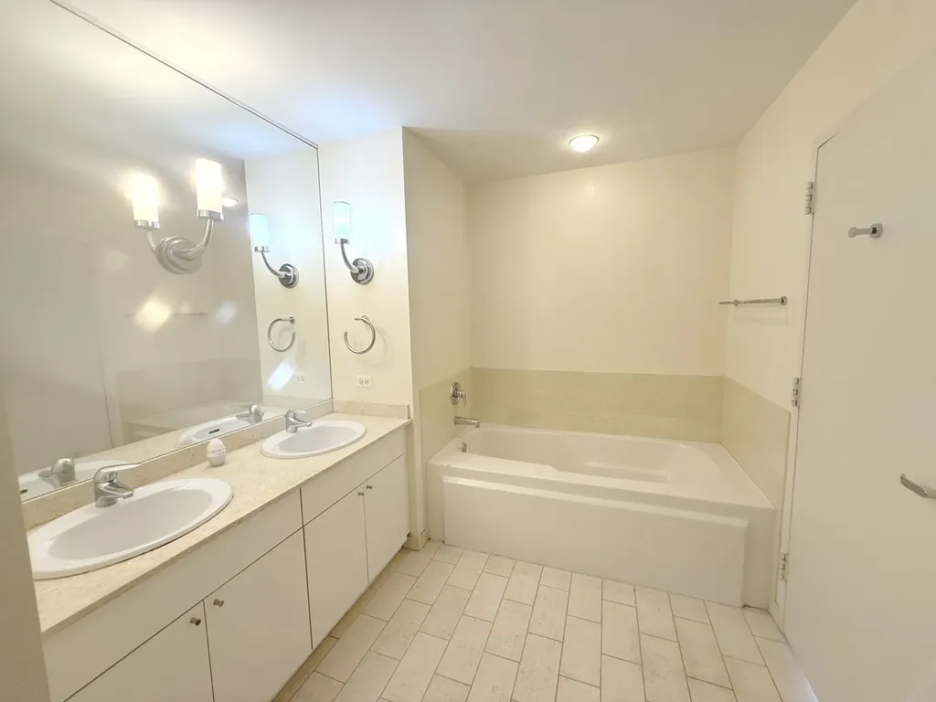 510 West Erie Street Chicago IL 60654