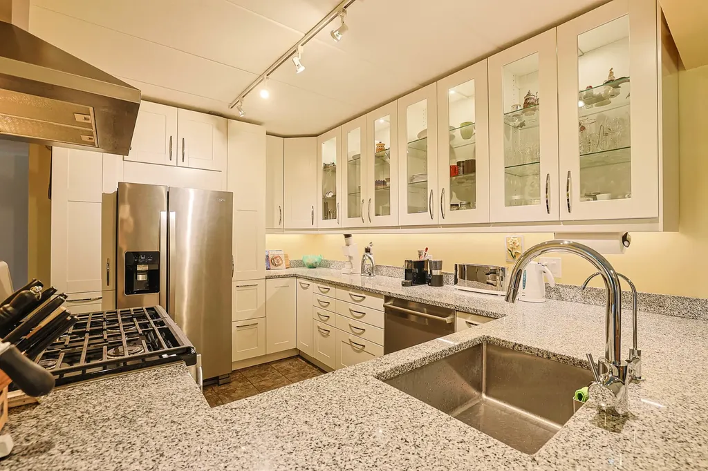 527 Cumnor Road Westmont IL 60559