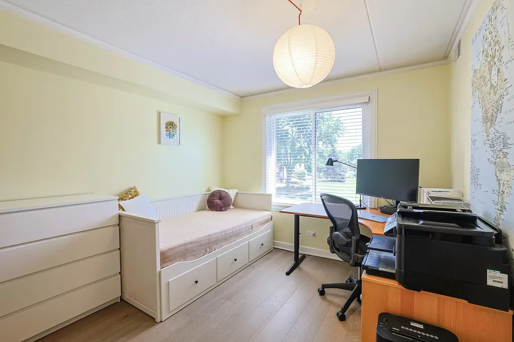 527 Cumnor Road Westmont IL 60559
