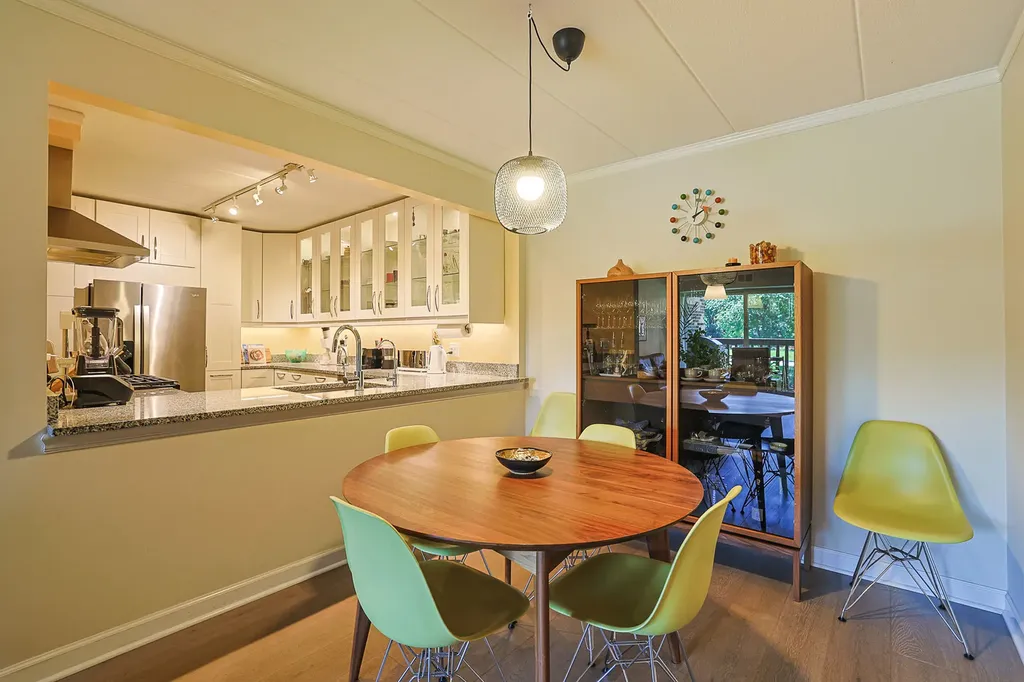 527 Cumnor Road Westmont IL 60559