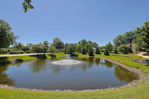 527 Cumnor Road Westmont IL 60559