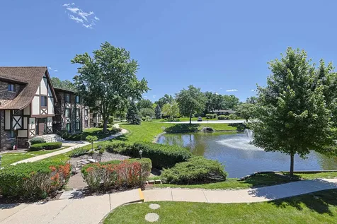 527 Cumnor Road Westmont IL 60559