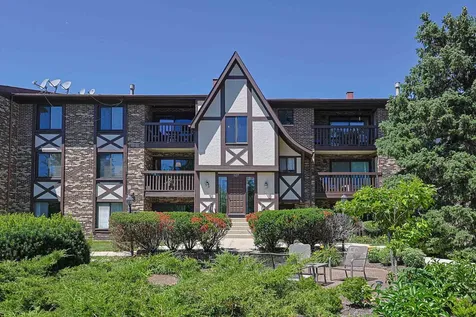 527 Cumnor Road Westmont IL 60559
