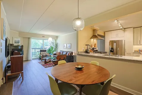 527 Cumnor Road Westmont IL 60559