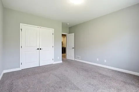 1204 Ashford Court Mahomet IL 61853
