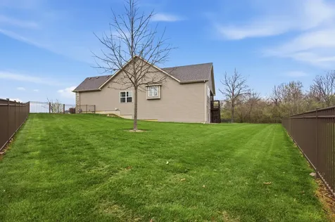 1204 Ashford Court Mahomet IL 61853