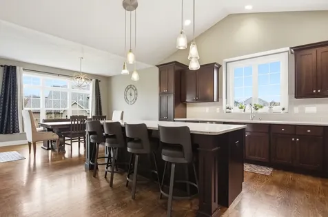 1204 Ashford Court Mahomet IL 61853