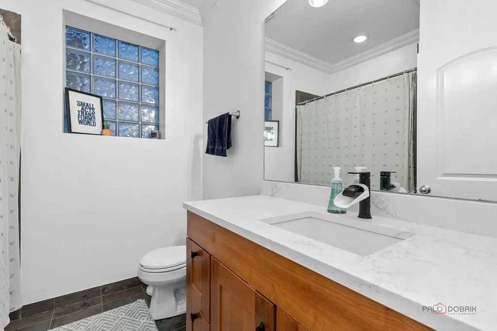 1720 West Belmont Avenue Chicago IL 60657