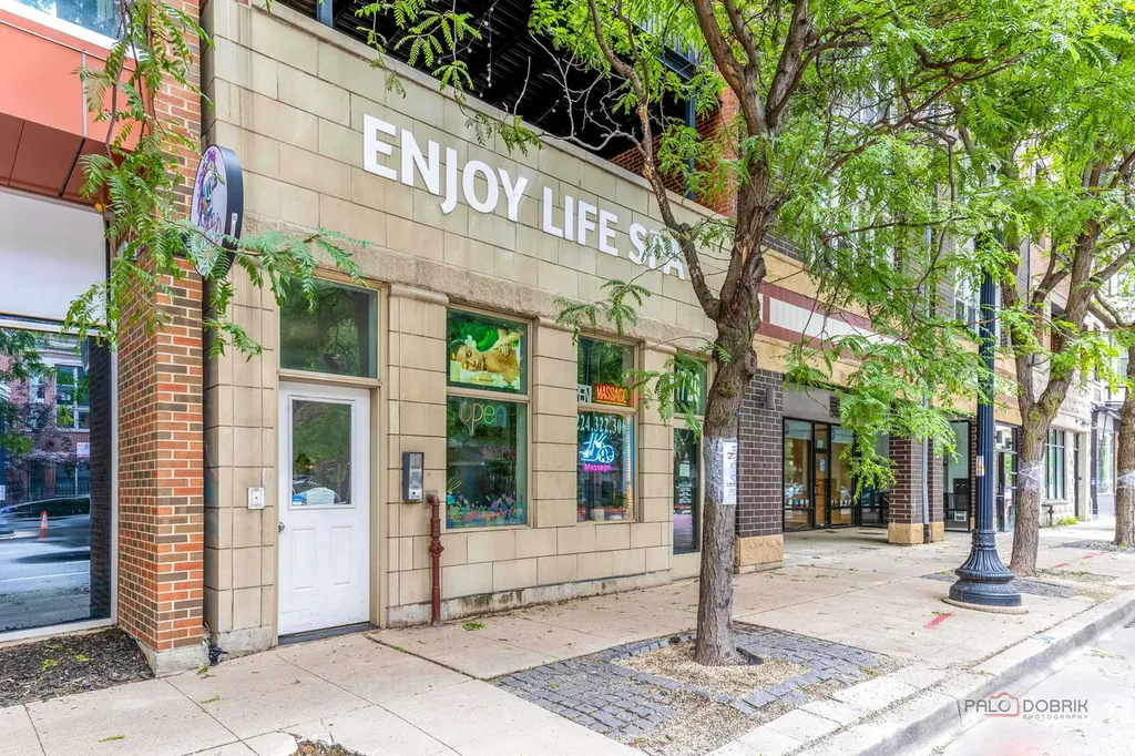 1720 West Belmont Avenue Chicago IL 60657