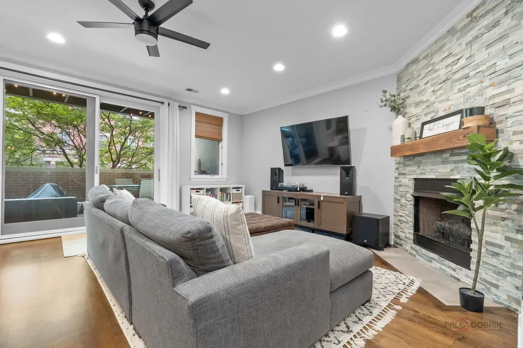 1720 West Belmont Avenue Chicago IL 60657