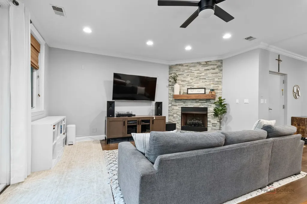 1720 West Belmont Avenue Chicago IL 60657