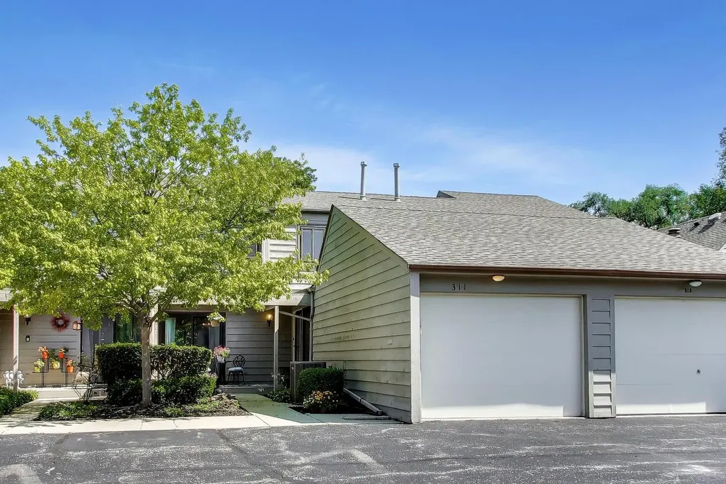 311 South Prospect Street Roselle IL 60172