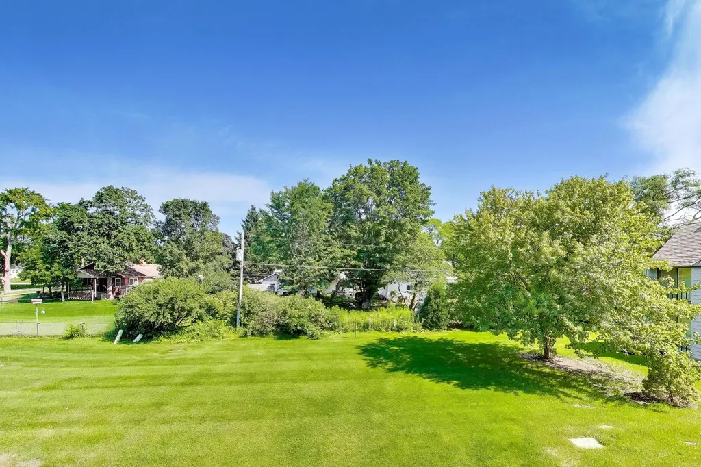 311 South Prospect Street Roselle IL 60172